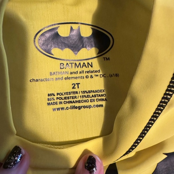 DC Yellow Batman Logo Rash Guard - Picture 3 of 3